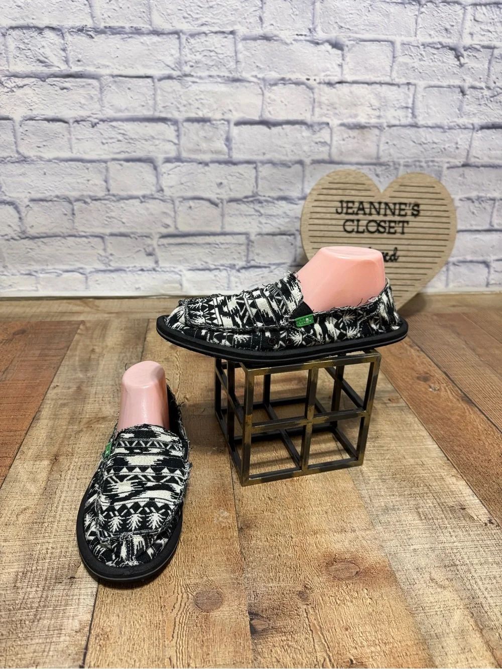 Sanuk Women's Donna Tribal Sidewalk Surfers Black/White 10